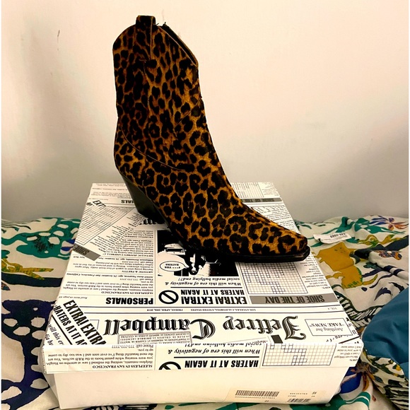 Jeffrey Campbell Cowboy boots in leopard calf hair leather size 8.5 New in box! - Picture 5 of 10